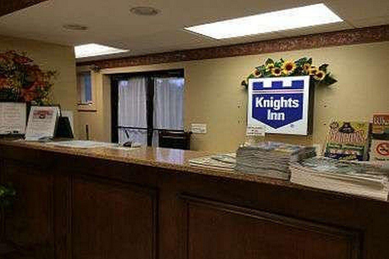 Knights Inn Newport Bagian luar foto